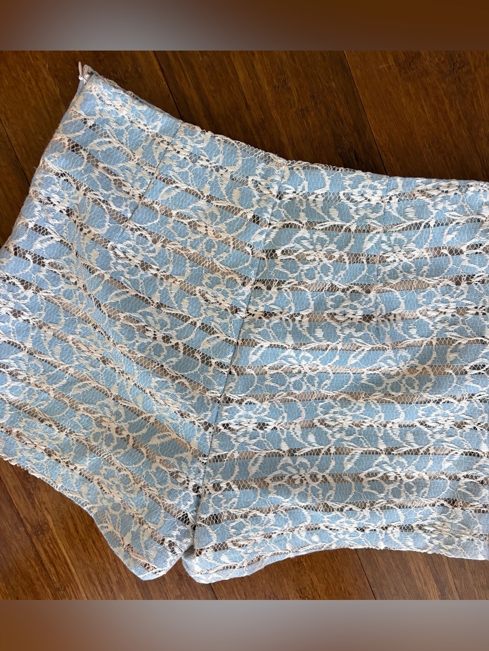Lush Shorts Dressy Lt Blue Cream Floral Lace Sheer Stripes Cutout Side Zip SZ S - Picture 5 of 6